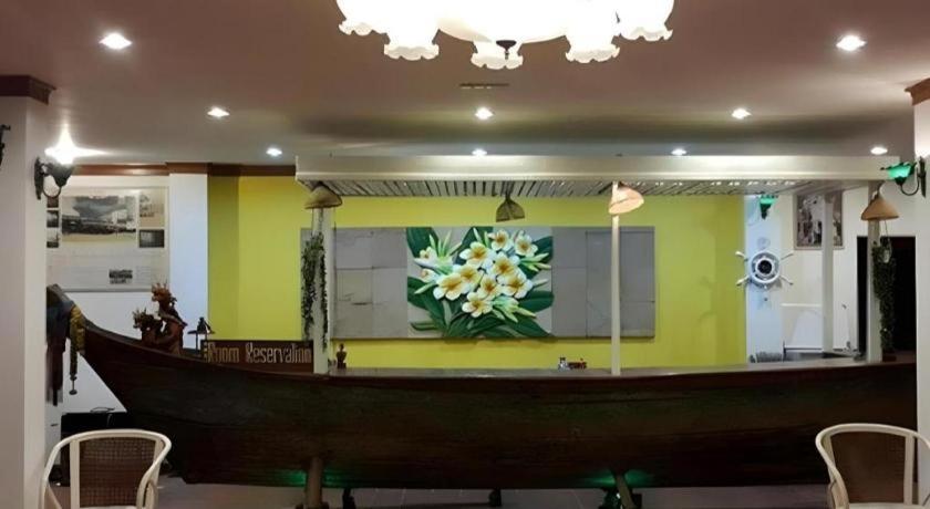 โรงแรมซี ฟัลคอน ออน เดอะ วอเตอร์ นาจอมเทียน ภายนอก รูปภาพ